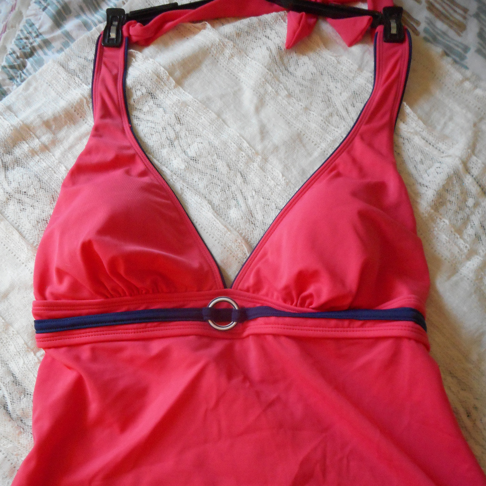 NWT Southpoint tankini top, coral and navy